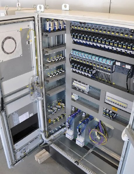 Quadro elétrico montado pela RA